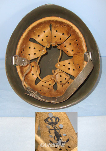  Italian Pattern 1933 Naval / Marine Steel Combat Helmet With 'Fouled Anchor' Pai Italian Pattern 1933 Naval / Marine Steel Combat Helmet With 'Fouled Anchor' Pai Clothing