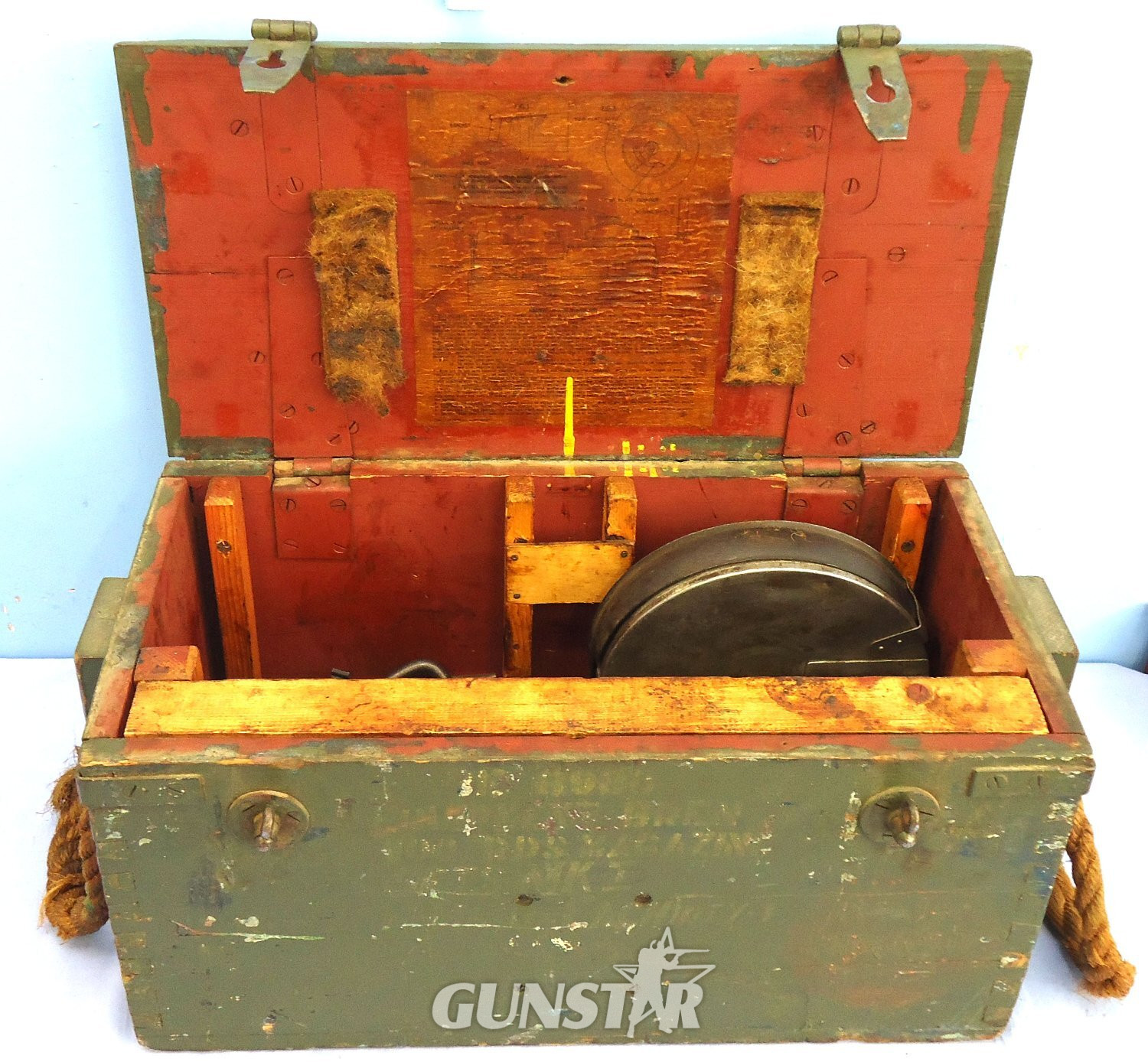 Scarce** British, WW2, 100 Round Drum Magazine for the Bren Gun, Transit case & Loading Tools. Sn 23565 Scarce** British, WW2, 100 Round Drum Magazine for the Bren Gun, Transit case & Loading Tools. Sn 23565 None  Machine Gun - {CATEGORY} in 