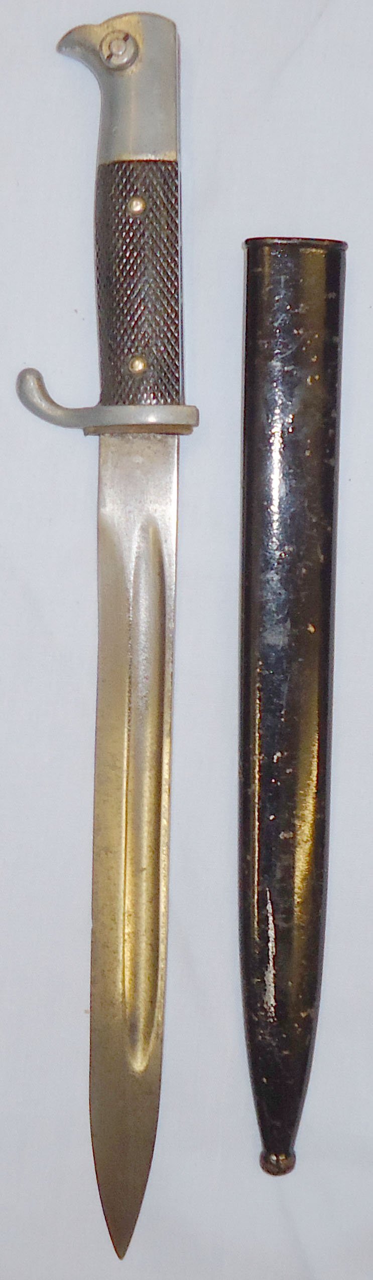  German M98 Dress Bayonet and Scabbard by ‘KLIHASO’ (KLIttermann HAan SOlingen) . ED 2219. Bayonet