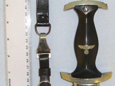 ORIGINAL**EARLY**RARE**WW2 Era Nazi German 1933 Pattern SS Man’s & NSKK Daggers ‘Double’ 2 Piece Black Leather Belt Hanger With Nickel Plated Buckle & DRGM Marked Sprung Clip By ‘A’ (F. W. Assmann & Söhne of Lüdenscheid). Sn 23247:1 Dagger