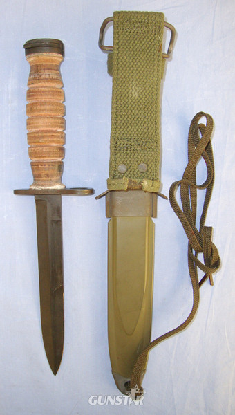 MINT**UN-ISSUED**WW2 U.S. Army M4 Knife Bayonet By Camillus (Cutlery Co New York) For M1 Carbines & M8A1 Scabbard By PWH (Pennsylvania Working Home For The Blind) Fitted With Thigh Cord Bayonet