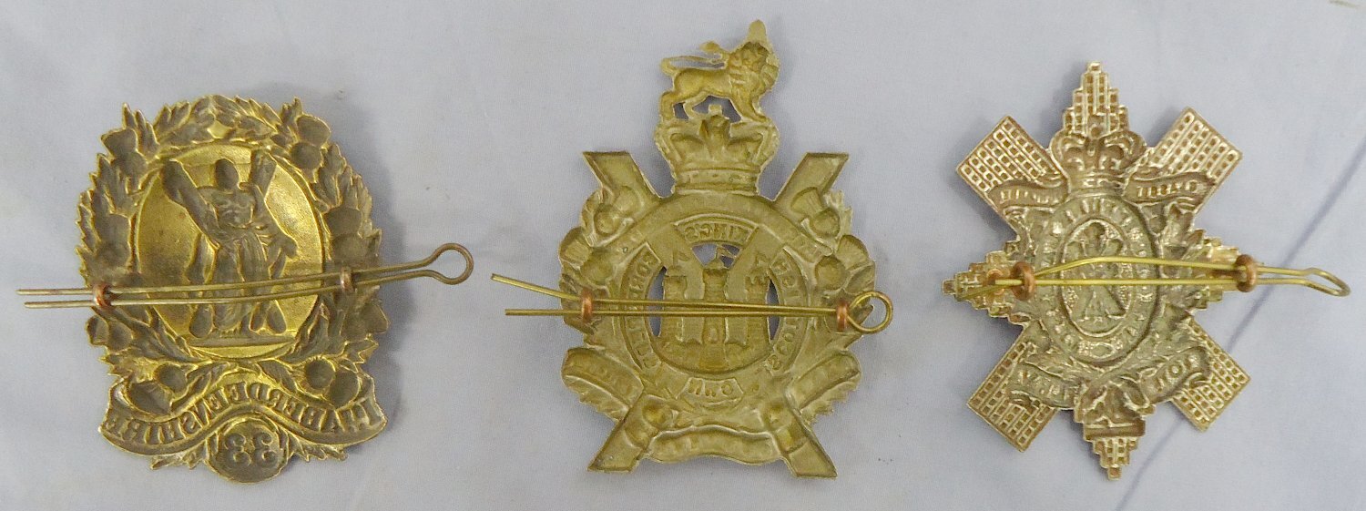  Set of 3* 1st Aberdeenshire Rifle Volunteers (33) Shako Badge, Kings Own Scottish Borderers Cap Badge and 10th Lanarkshire (Glasgow Highland) Rifle Volunteers Victorian Glengarry Cap Badge. BA 899. Set of 3* 1st Aberdeenshire Rifle Volunteers (33) Shako Badge, Kings Own Scottish Borderers Cap Badge and 10th Lanarkshire (Glasgow Highland) Rifle Volunteers Victorian Glengarry Cap Badge. BA 899.  Antique & Militaria