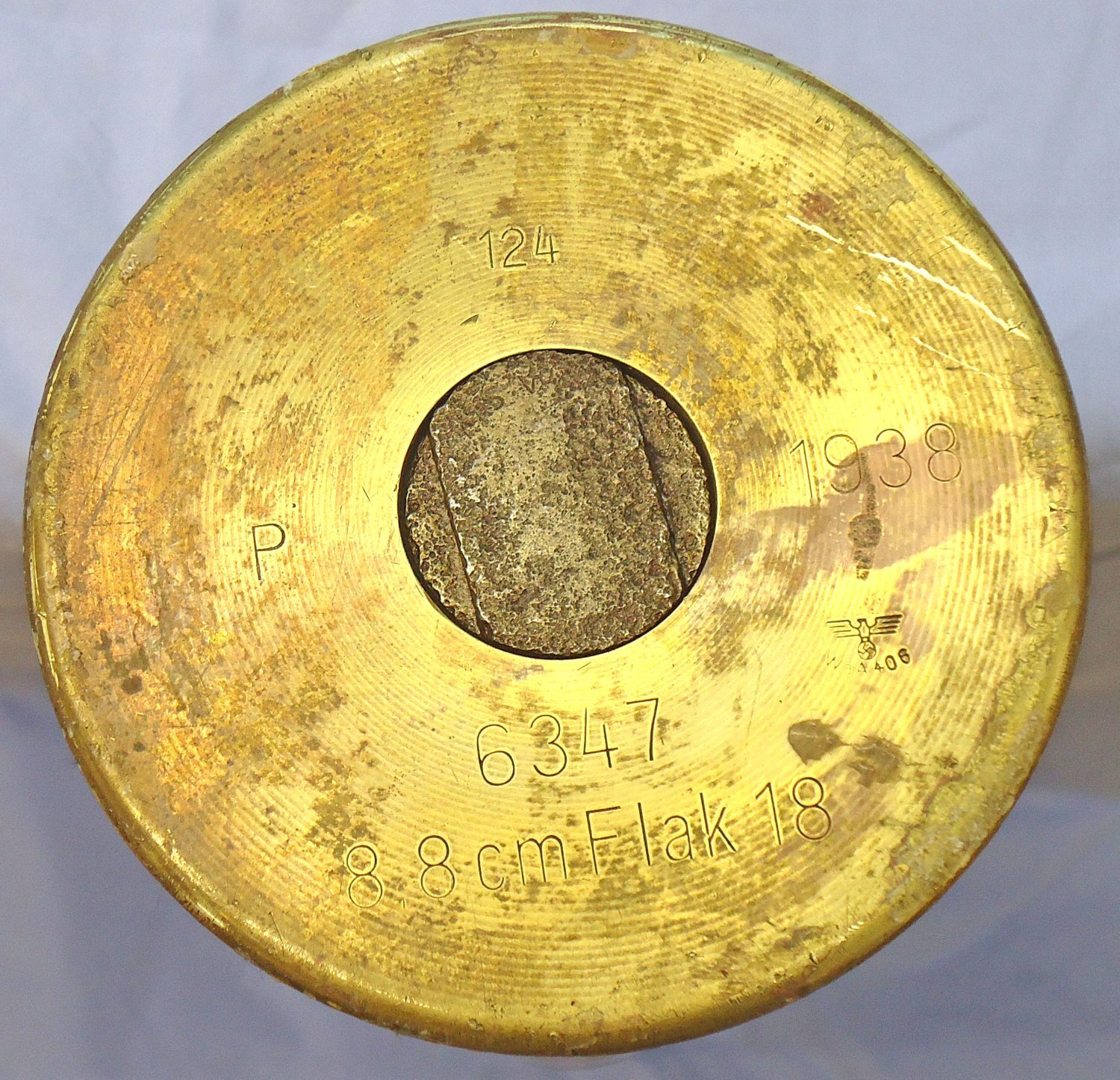DEACTIVATED INERT. WW2 German Tiger 1 Tank, Unfired 88mm (88 x 571R) PzGr 39 (APCBCHE/T) Armour Piercing Capped Ballistic Capped High Explosive/Trace Round (PzGr.39) Round for the 88mm Tiger 1 KWK 36 tank gun and the Flak 18 Guns. O 2415 DEACTIVATED INERT. WW2 German Tiger 1 Tank, Unfired 88mm (88 x 571R) PzGr 39 (APCBCHE/T) Armour Piercing Capped Ballistic Capped High Explosive/Trace Round (PzGr.39) Round for the 88mm Tiger 1 KWK 36 tank gun and the Flak 18 Guns. O 2415 Various Other Ammunition