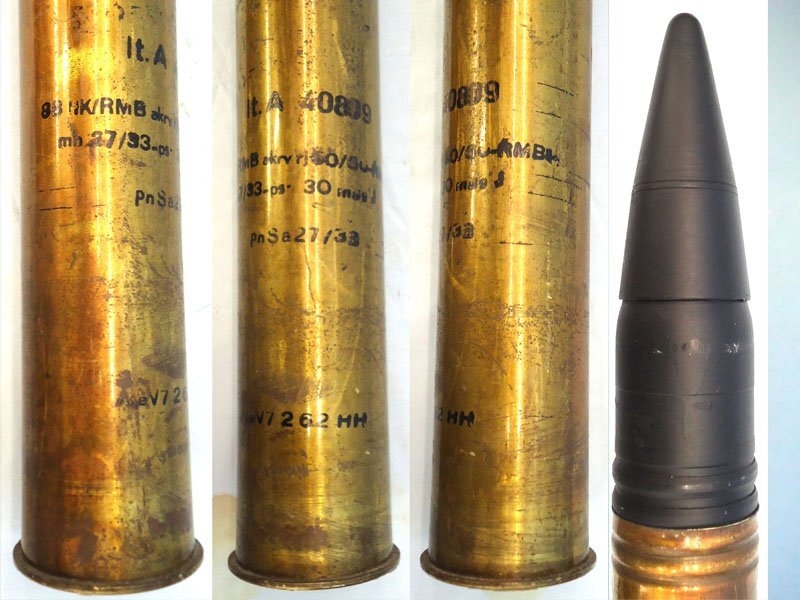  DEACTIVATED INERT. WW2 German Tiger 1 Tank, Unfired 88mm (88 x 571R) PzGr 39 (APCBCHE/T) Armour Piercing Capped Ballistic Capped High Explosive/Trace Round (PzGr.39) Round for the 88mm Tiger 1 KWK 36 tank gun and the Flak 18 Guns. O 2415 DEACTIVATED INERT. WW2 German Tiger 1 Tank, Unfired 88mm (88 x 571R) PzGr 39 (APCBCHE/T) Armour Piercing Capped Ballistic Capped High Explosive/Trace Round (PzGr.39) Round for the 88mm Tiger 1 KWK 36 tank gun and the Flak 18 Guns. O 2415 Various Other Ammunition