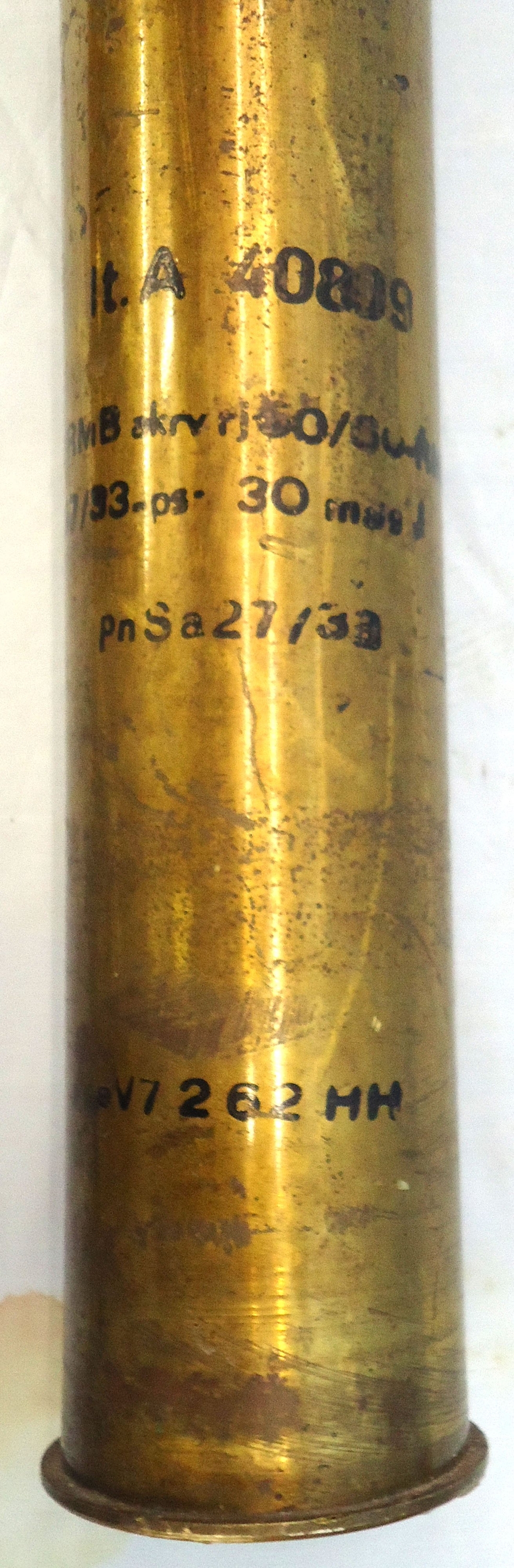 DEACTIVATED INERT. WW2 German Tiger 1 Tank, Unfired 88mm (88 x 571R) PzGr 39 (APCBCHE/T) Armour Piercing Capped Ballistic Capped High Explosive/Trace Round (PzGr.39) Round for the 88mm Tiger 1 KWK 36 tank gun and the Flak 18 Guns. O 2415 DEACTIVATED INERT. WW2 German Tiger 1 Tank, Unfired 88mm (88 x 571R) PzGr 39 (APCBCHE/T) Armour Piercing Capped Ballistic Capped High Explosive/Trace Round (PzGr.39) Round for the 88mm Tiger 1 KWK 36 tank gun and the Flak 18 Guns. O 2415 Various Other Ammunition 