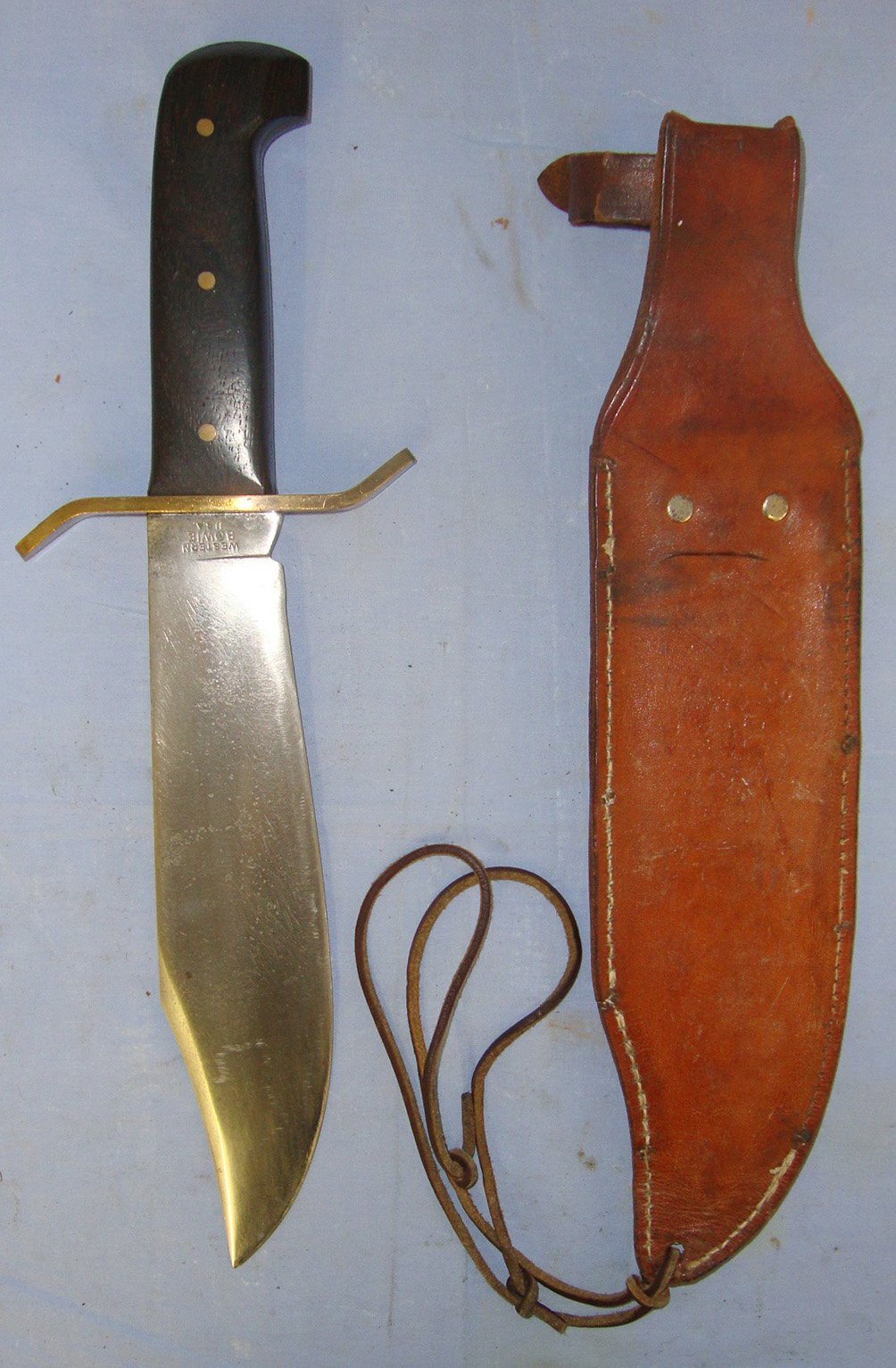  VERY RARE**WW2 Vietnam Era U.S. Special Forces Western Cutlery USA (‘W 49 F’) Combat / Survival Bowie Knife With Correct Rose Wood Grips & Correct Scabbard. ED 3002 Knive