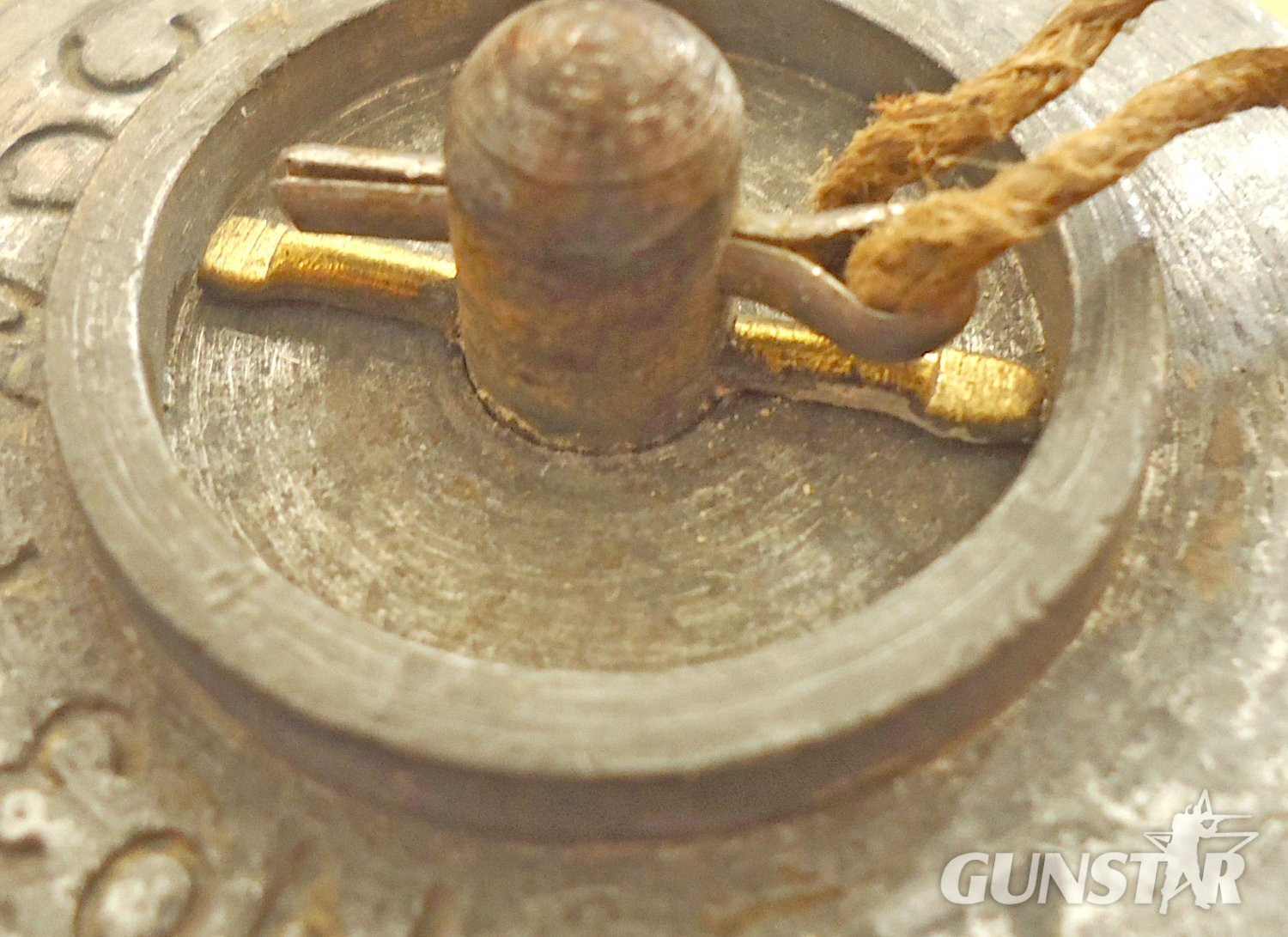 INERT DEACTIVATED. British WW2, 1942 Dated British No 3 Mark 1 Anti Tank Mine Fuze Made by WDC. - O 2212 INERT DEACTIVATED. British WW2, 1942 Dated British No 3 Mark 1 Anti Tank Mine Fuze Made by WDC. - O 2212  Other Ammunition 