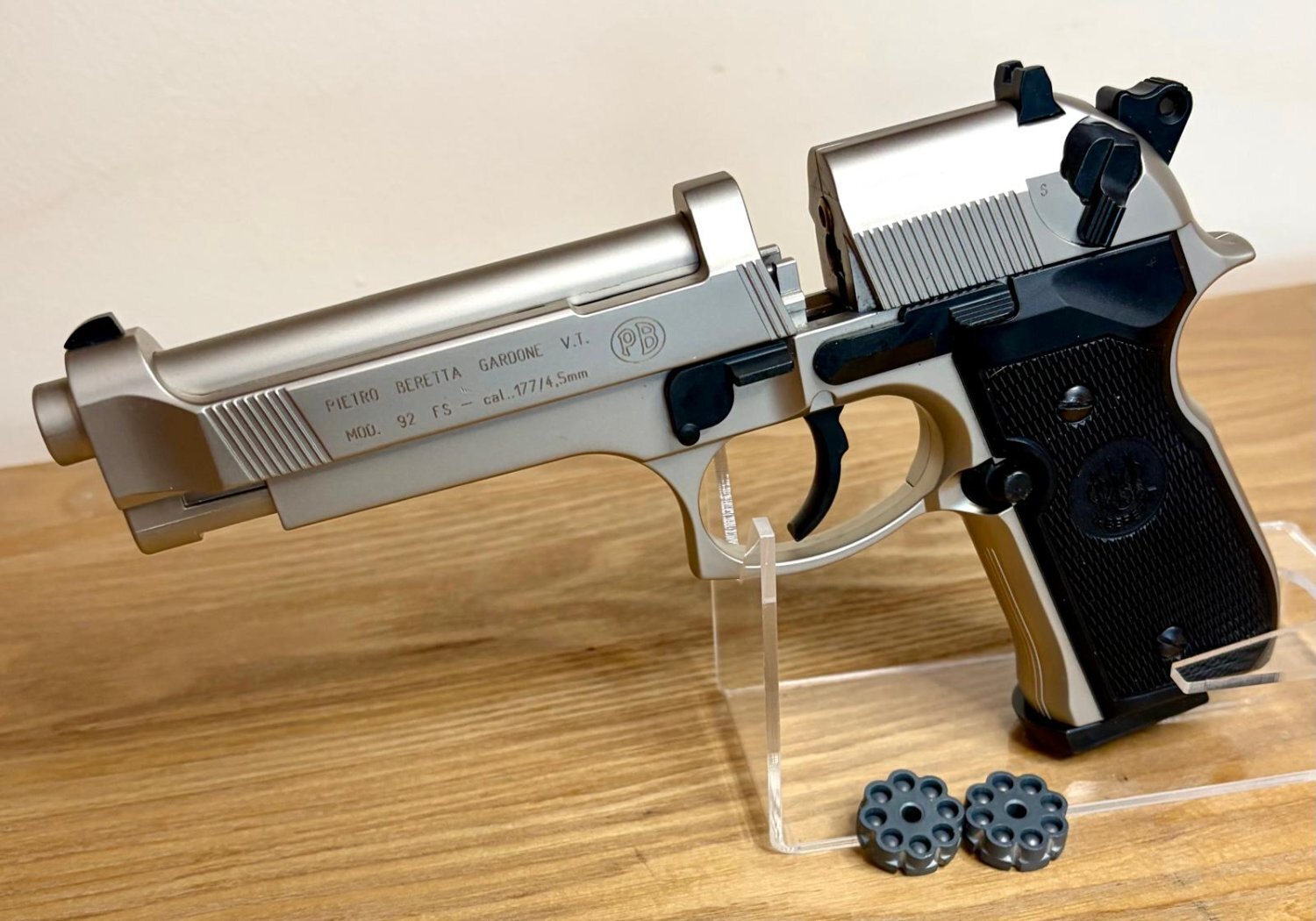 Beretta 92FS Nickel  .177 - {CATEGORY} in 