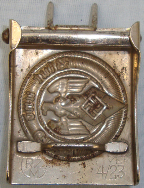 A Hitler Youth HJ Belt and buckle Imprinted ‘Blut Und Ehre’ ‘Blood and Honour’. A Hitler Youth HJ Belt and buckle Imprinted ‘Blut Und Ehre’ ‘Blood and Honour’. Clothing