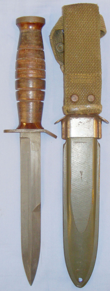  U.S. Late WWII ‘M3’ Fighting Knife and Scabbard. 20160. Knive