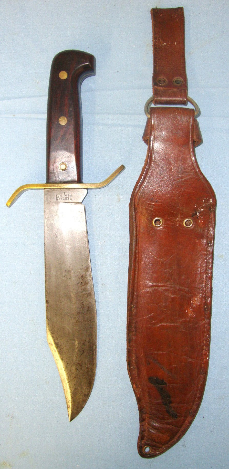  VERY RARE**WW2 Vietnam Era U.S. Special Forces Western Cutlery USA ‘W 49 F’ Combat / Survival Bowie Knife With Correct Rose Wood Grips & Original Western Scabbard. Sn 22246 Knive