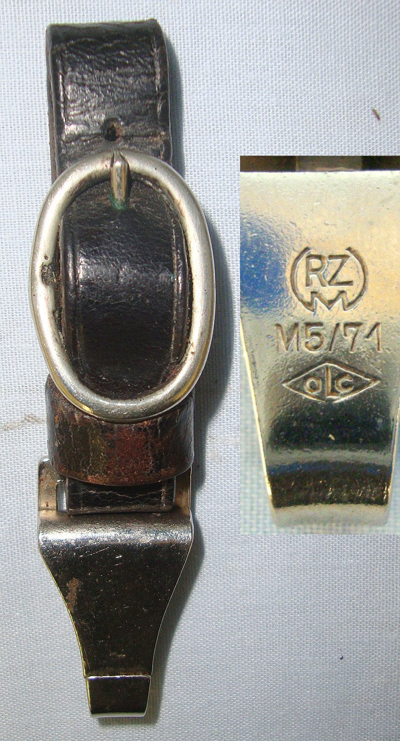 ORIGINAL**INTERMEDIATE PRODUCTION**RARE**WW2 Era Nazi German 1933 Pattern SS Man’s & NSKK Daggers Black Leather Belt Hanger With Nickel Plated Buckle & OLC (Overhoff & Cie Lüdenscheid) Maker & M5/71 Marked Sprung Clip. Sn 23245:1 Dagger