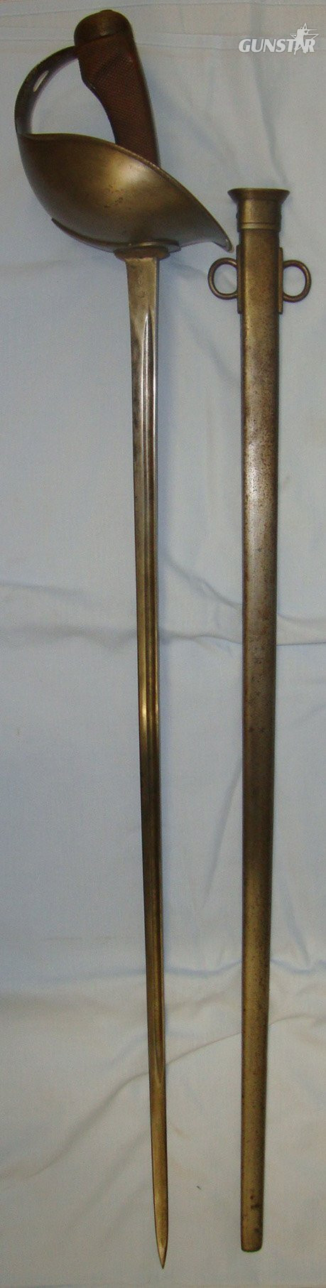 MATCHING DATES**WW1 1915 British WD ‘SB&N Ld’ (Sanderson Bros & Newbold Limited) 1908 Pattern Heavy Cavalry Troopers Sword & 1915 Dated WD Enfield Scabbard. Sn 22553:7 Sword in 