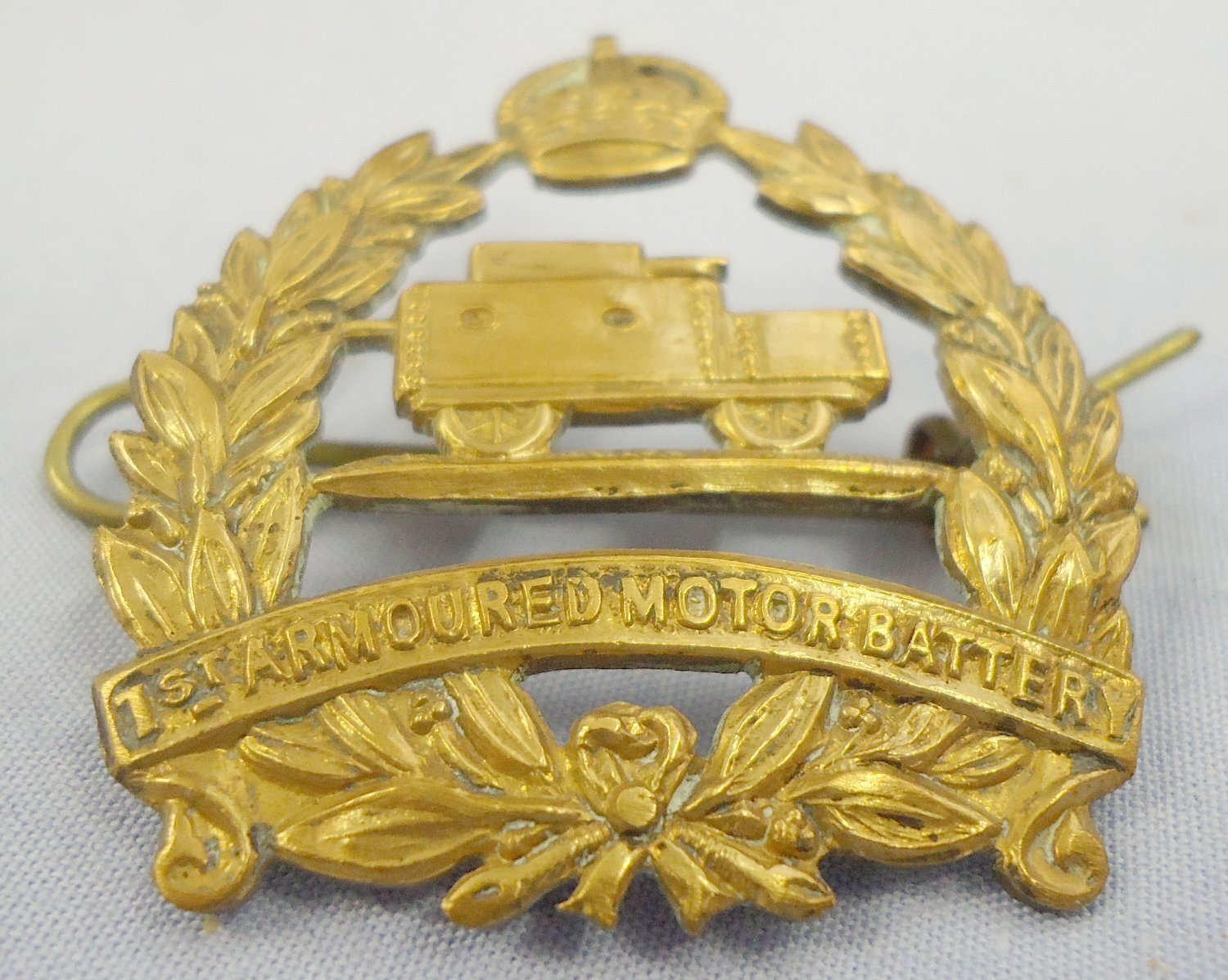 Scarce* British 1st Armoured Motor Battery Cap Badge Circa.1915. BA 901. Scarce* British 1st Armoured Motor Battery Cap Badge Circa.1915. BA 901.  Antique & Militaria