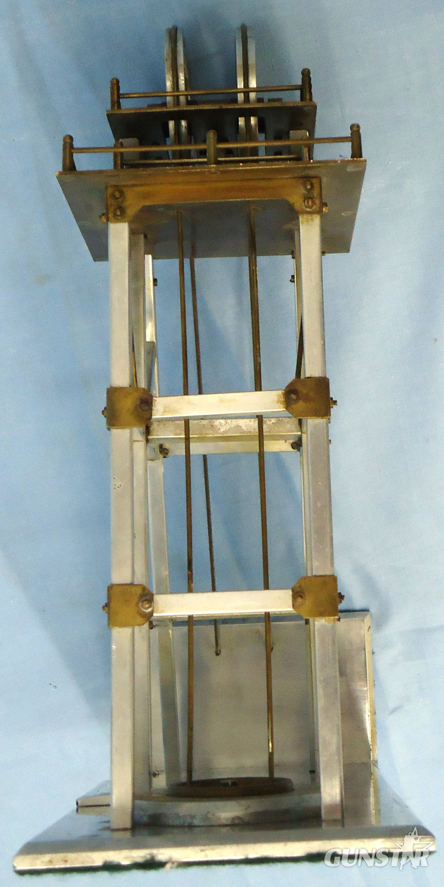 Antique & Militaria 