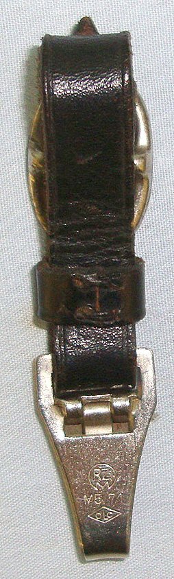  ORIGINAL**INTERMEDIATE PRODUCTION**RARE**WW2 Era Nazi German 1933 Pattern SS Man’s & NSKK Daggers Black Leather Belt Hanger With Nickel Plated Buckle & OLC (Overhoff & Cie Lüdenscheid) Maker & M5/71 Marked Sprung Clip. Sn 23246:1 Dagger