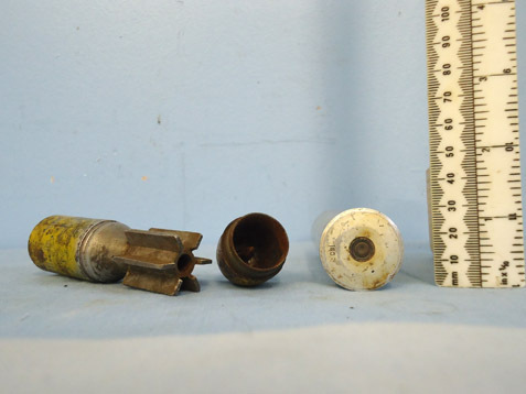  2.6cm (26 x 100R) Wurfgranate Patrone 326 Leuchtpistole, (high explosive shell)  2.6cm (26 x 100R) Wurfgranate Patrone 326 Leuchtpistole, (high explosive shell)  Antique & Militaria