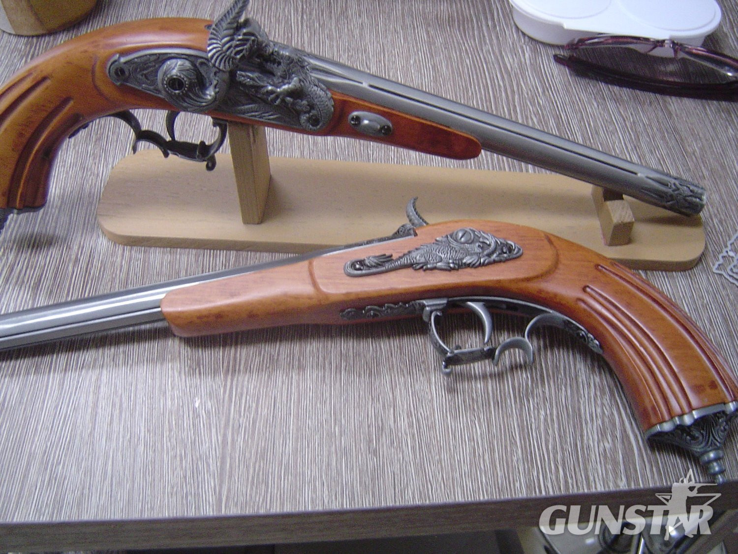 Denix etc  flintlocks - Non-firing 