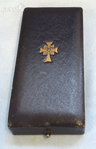 WW2 German Mint Mothers Cross In Gold. WW2 German Mint Mothers Cross In Gold. Other Accessory