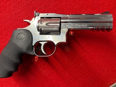 Dan Wesson 715 Revolver .177