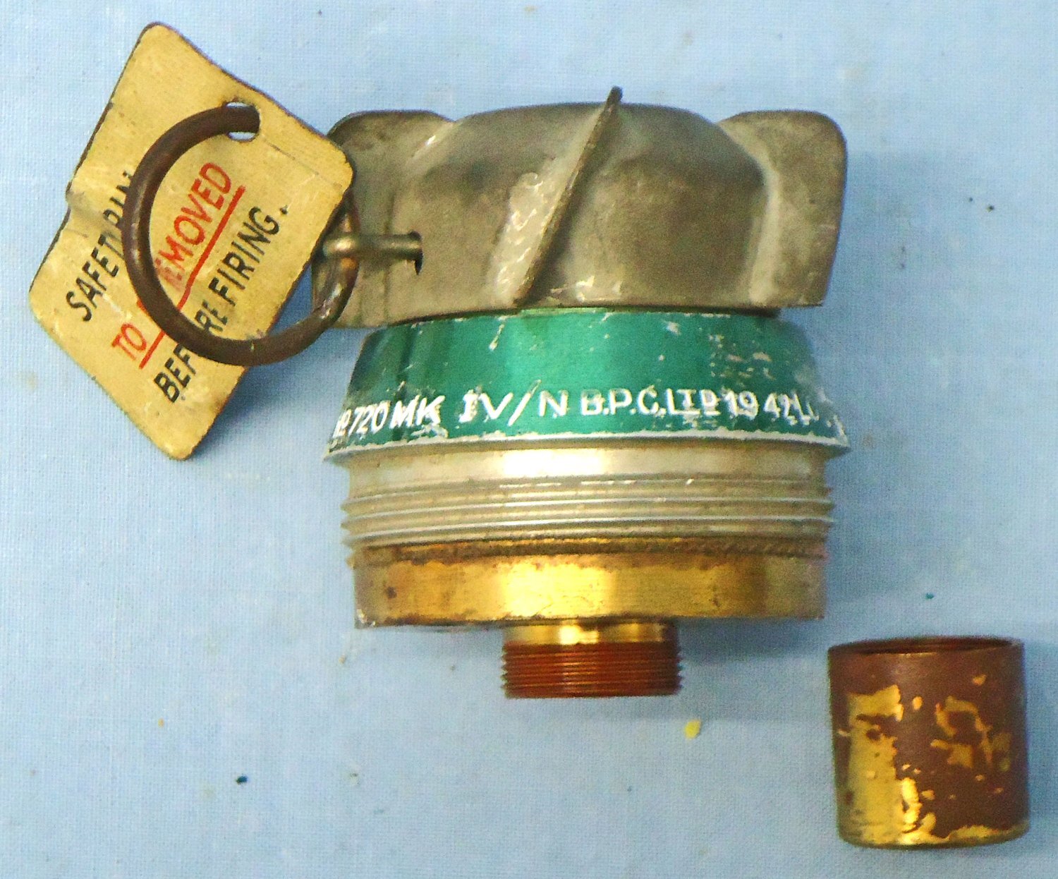{CATEGORY} - INERT DEACTIVATED. British, Royal Navy, MINT, WW2, Unfired, 1942 Dated, Number 720 Mark IV/N (Navy) Rocket Nose Fuze. Sn - 22326:4 INERT DEACTIVATED. British, Royal Navy, MINT, WW2, Unfired, 1942 Dated, Number 720 Mark IV/N (Navy) Rocket Nose Fuze. Sn - 22326:4  Other Ammunition