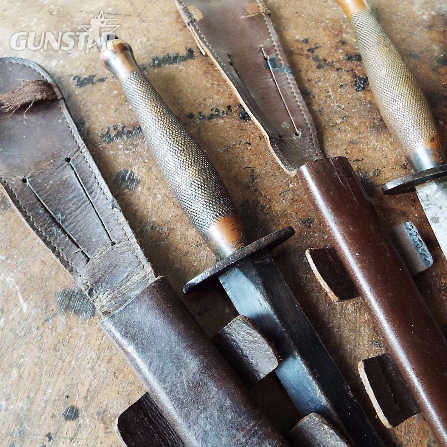 Fairbairn–Sykes Knive - {CATEGORY} in 