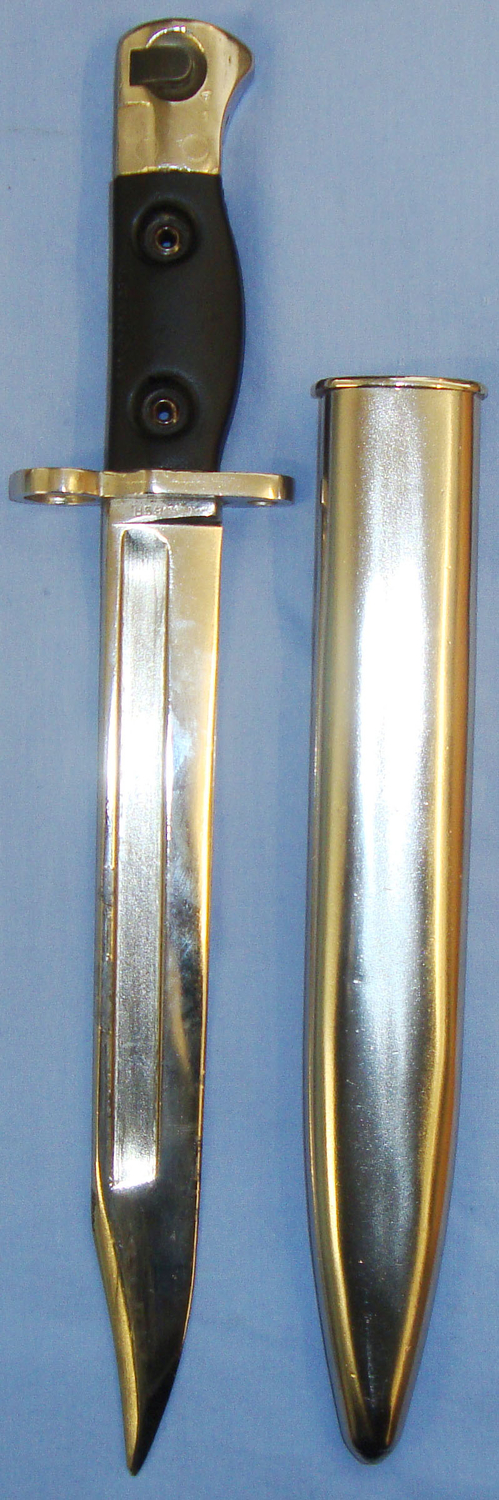  Scarce* Parade Polished British L1A4 S.L.R Bayonet and Scabbard. 20737. Bayonet