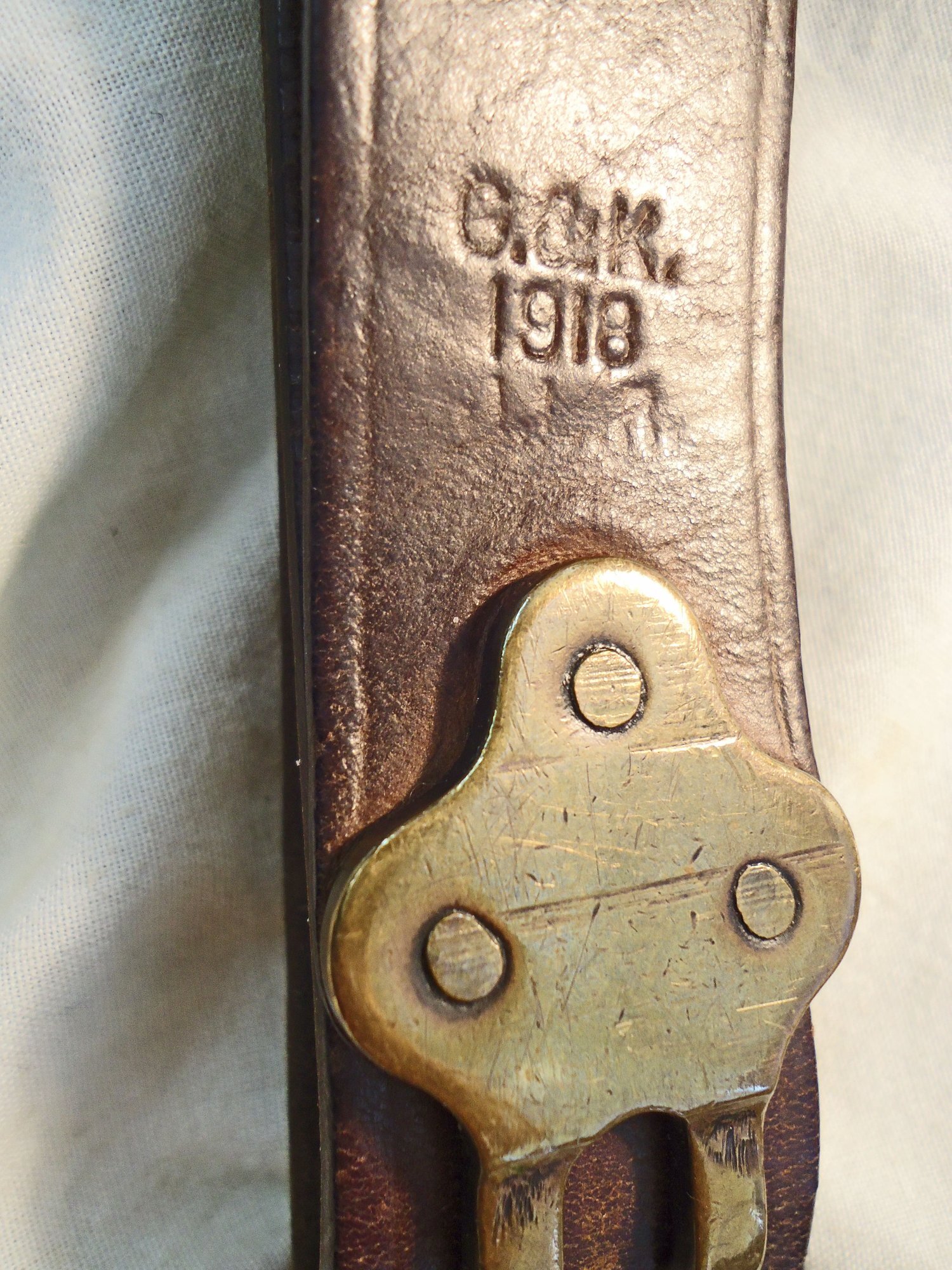 Springfield Armory American. WW1, 1918 Dated Springfield Rifle Leather & Brass Sling. Sn - 22426:69 Other Accessory - {CATEGORY} in 
