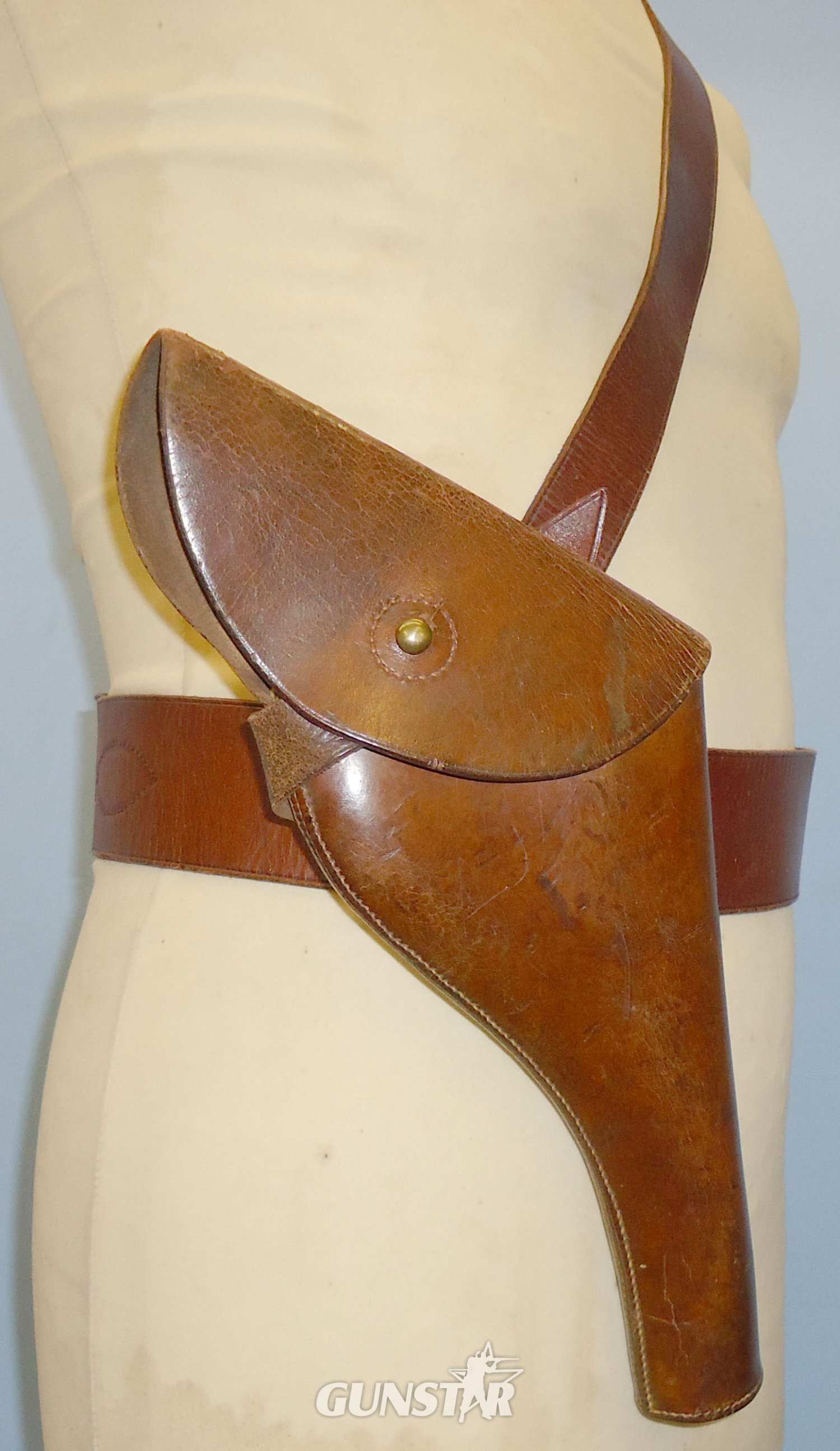 WW2 British Officer\'s Sam Browne Belt Holster for the Webley Service Revolver Mk VI and Shoulder Strap. L 345. WW2 British Officer's Sam Browne Belt Holster for the Webley Service Revolver Mk VI and Shoulder Strap. L 345.  Antique & Militaria