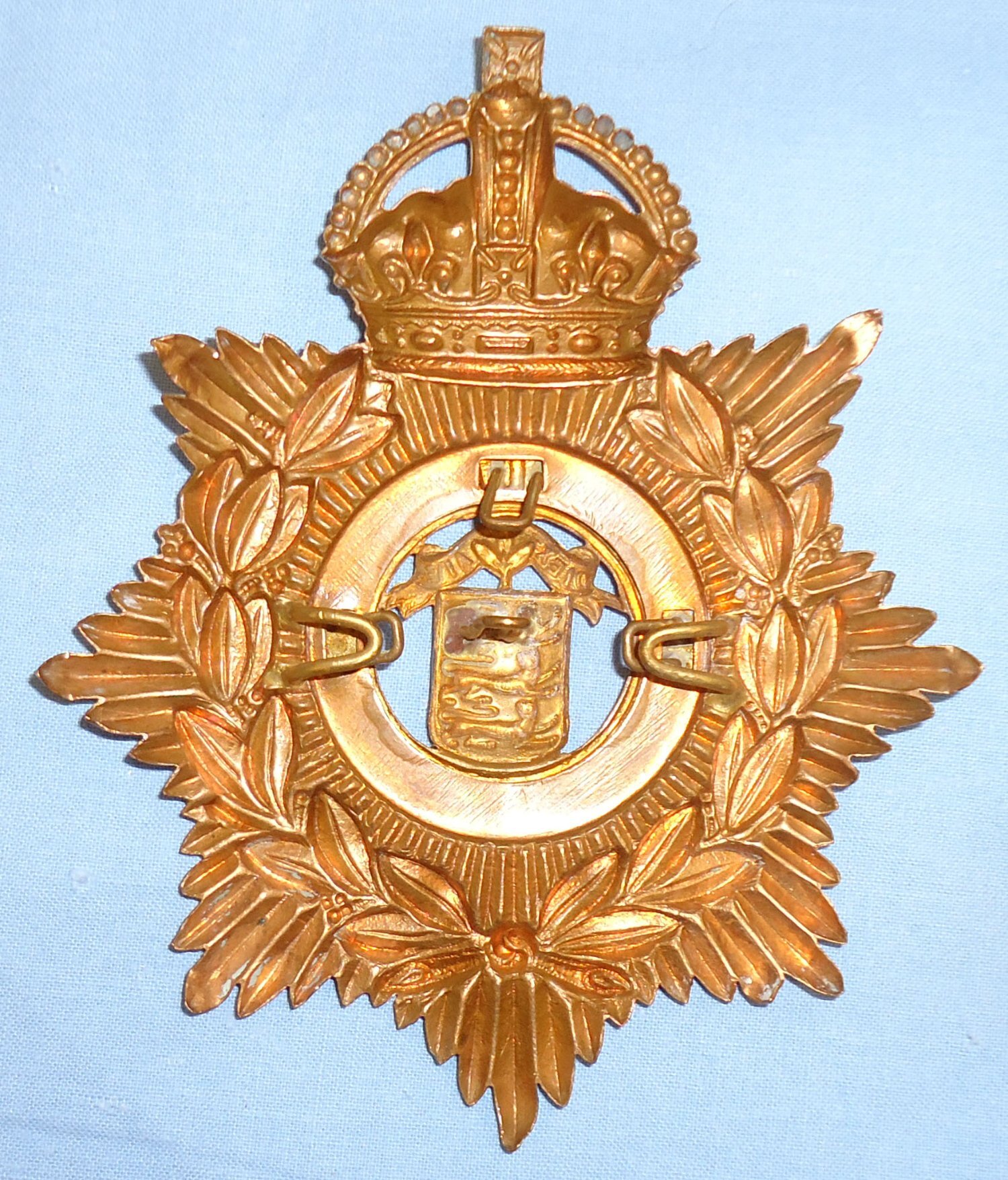 Royal Guernsey Light Infantry Helmet Plate. BA 880. Royal Guernsey Light Infantry Helmet Plate. BA 880.  Antique & Militaria