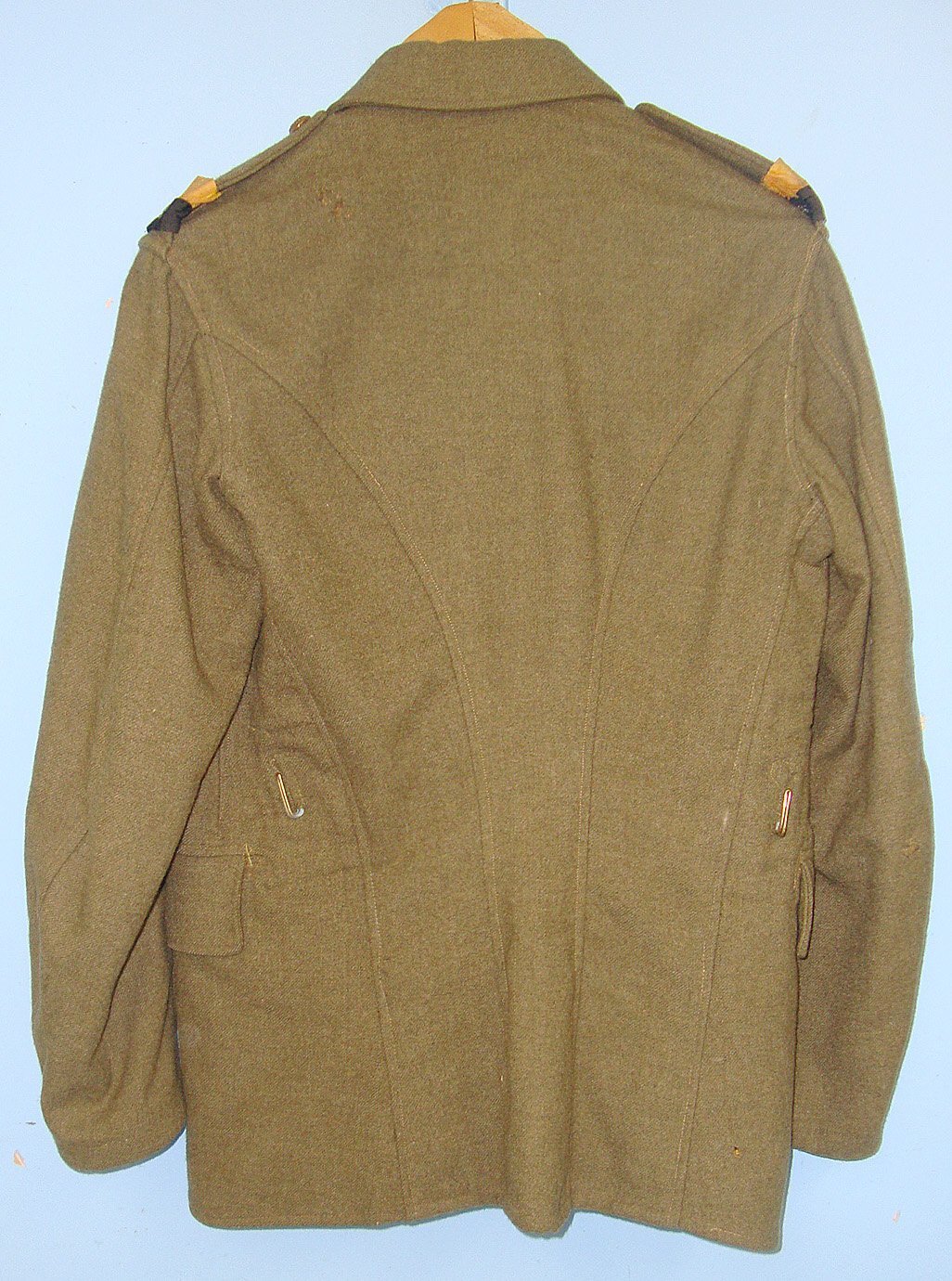  Antique & Militaria
