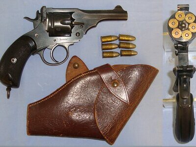 BOER WAR MODEL**WW1 1914 Dated British South African WD Officer's Webley MK IV .455 Calibre Service Revolver Regiment Marked ‘I.N.F’ With Open Cylinders That Will Accept Inert Rounds, 6 Inert Deactivated Rounds Of Ammunition & Holster*UK/EU 2019 DEACT deactivated pistol None Revolver