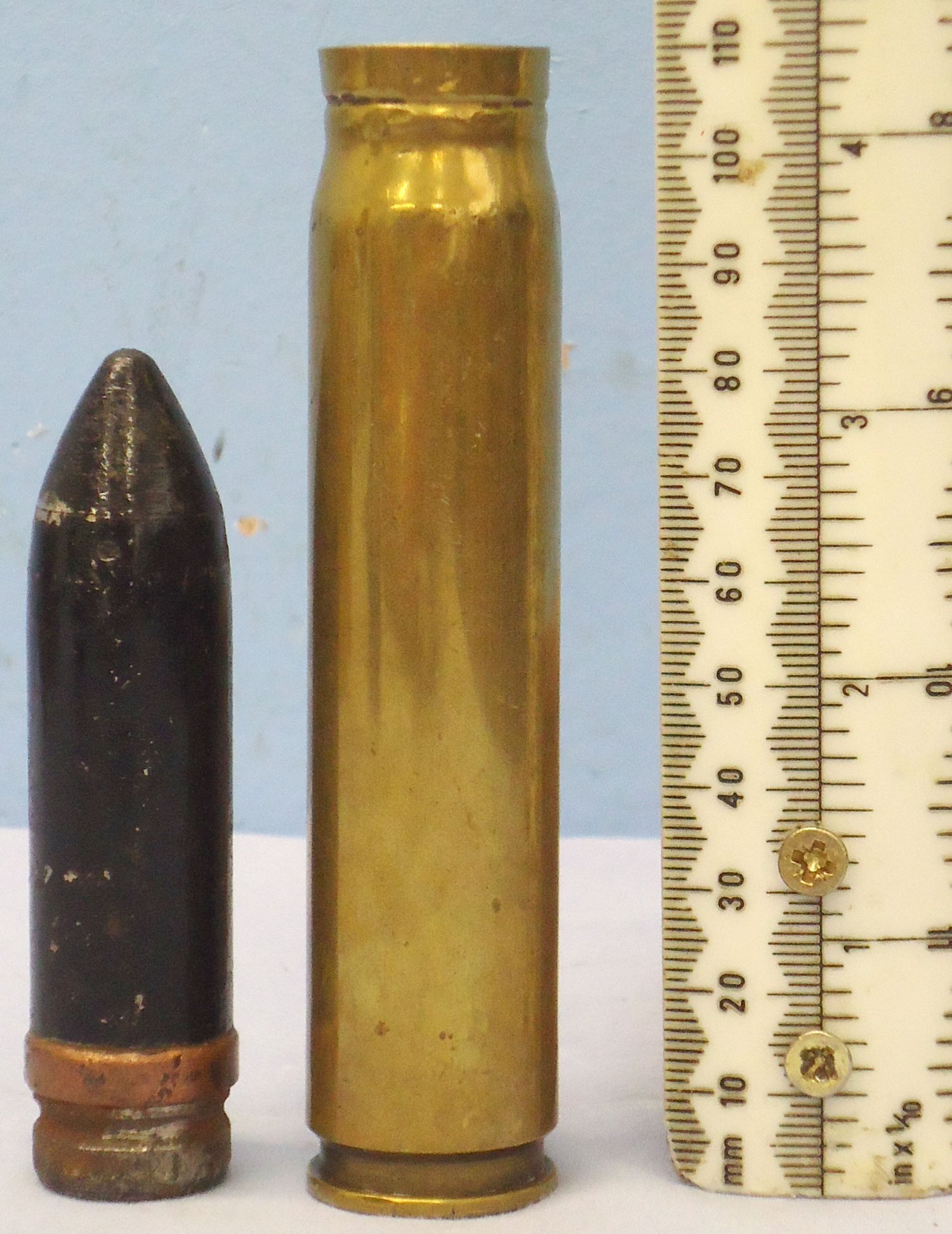 INERT DEACTIVATED. American, 1941 Dated 20mm Hispano-Suiza (20x110) HS 404 Aircraft Cannon Armour Piercing (AP) Round. - O 2262 INERT DEACTIVATED. American, 1941 Dated 20mm Hispano-Suiza (20x110) HS 404 Aircraft Cannon Armour Piercing (AP) Round. - O 2262  Other Ammunition
