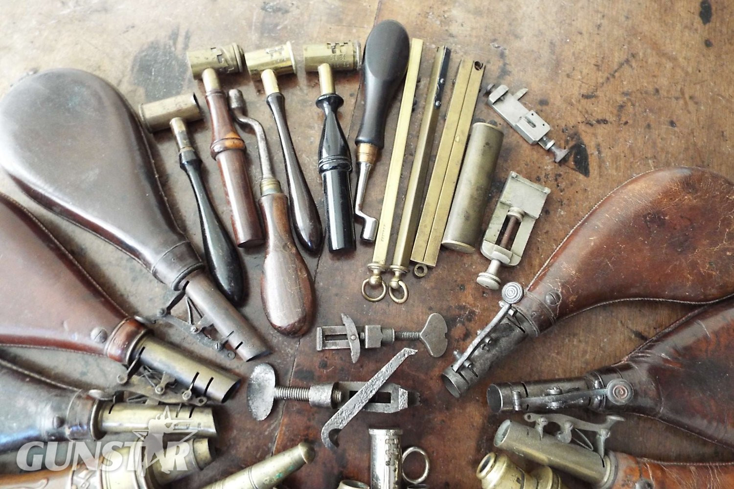 Antique & Militaria