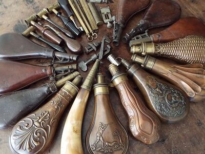 Antique & Militaria