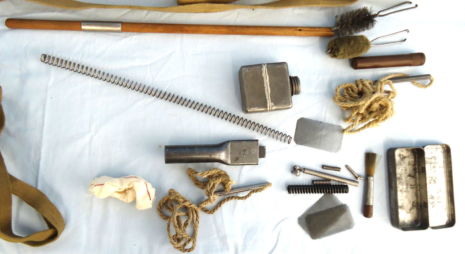 WW2, 1943 Dated, ’37 Webbing Pattern Bren Gun Parts/Spare Barrel Bag Complete with the Spare Parts Wallet and Contents. MISC 1023 Various Machine Gun 