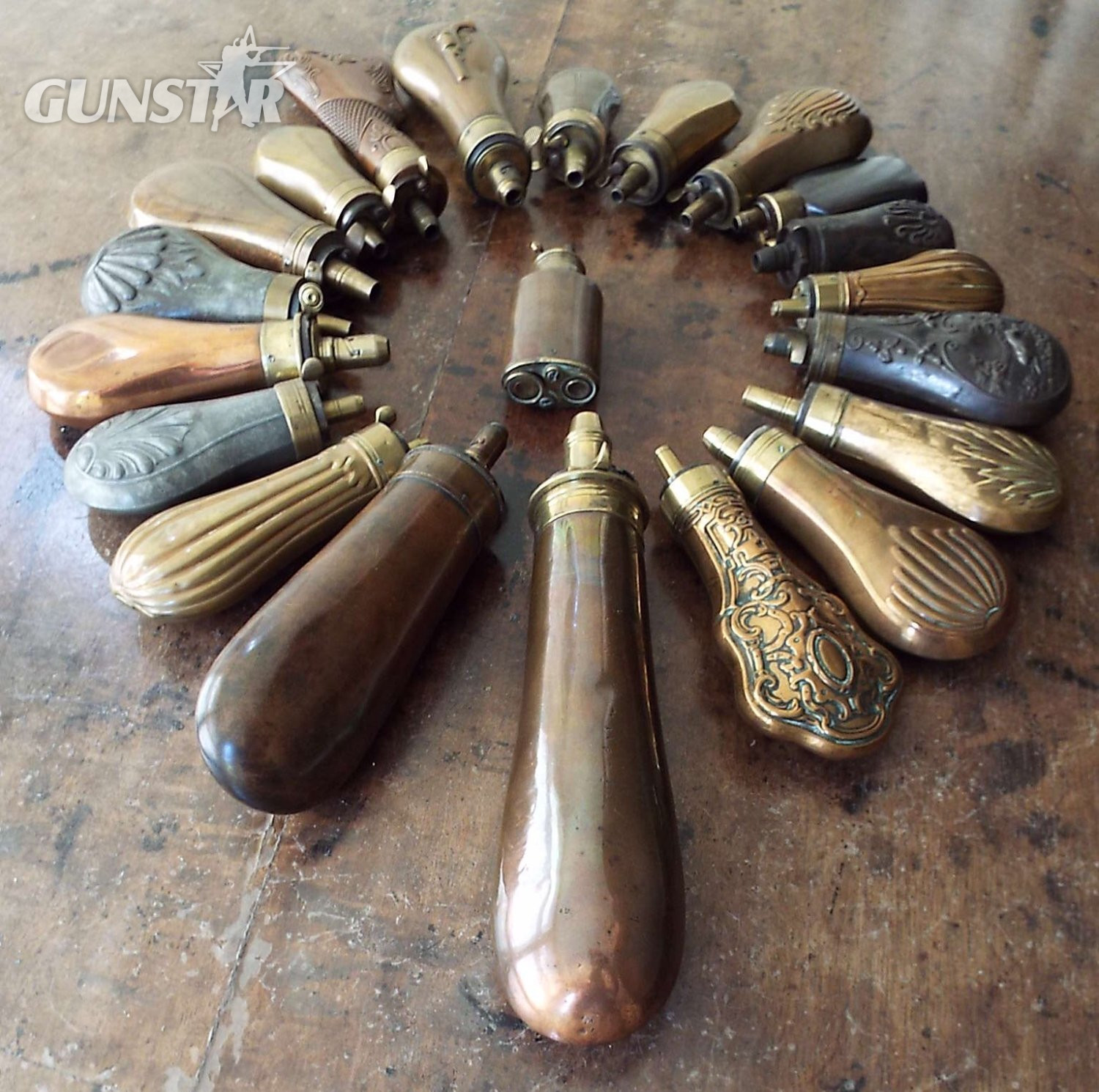 Antique & Militaria in 
