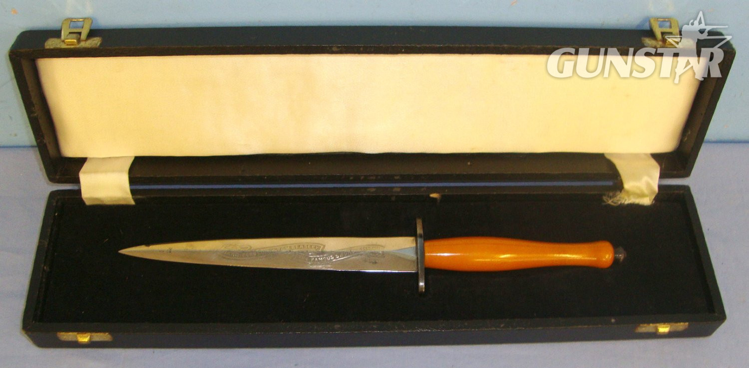  CASED****RARE**C1948 2 PANEL VERSION**Wilkinson Sword, Etched Banner ‘Hand Forged By Tom Beasley The Famous Sword Smith’ Fairbairn Sykes FS Fighting Knife With Correct 2 Etched & Blued Panels Hand Drawn Blade. Sn 21967:7 Knive