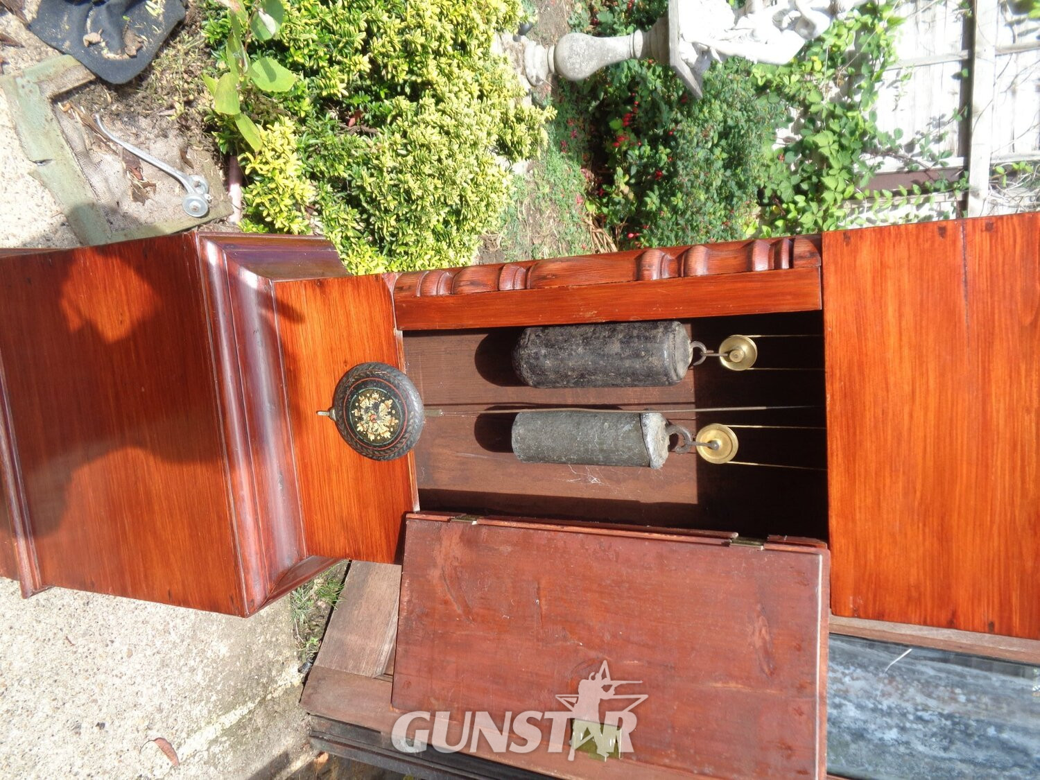 Antique & Militaria - {CATEGORY} in 