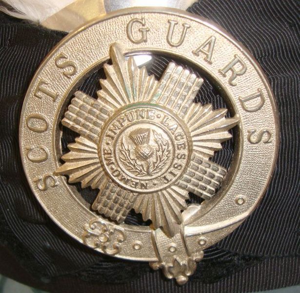 Scots Guards Piper’s Glengarry Mounted With Blackcock Hackle & Piper’s Regimenta Scots Guards Piper’s Glengarry Mounted With Blackcock Hackle & Piper’s Regimenta Clothing
