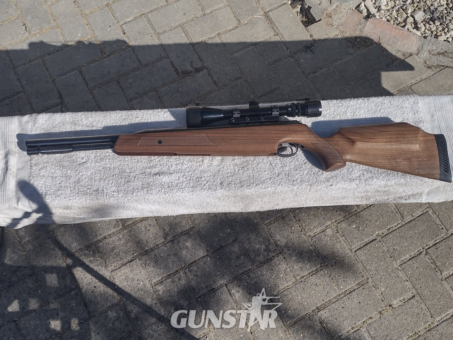Air Arms TX200 Hunter Carbine, Walnut .22 in 