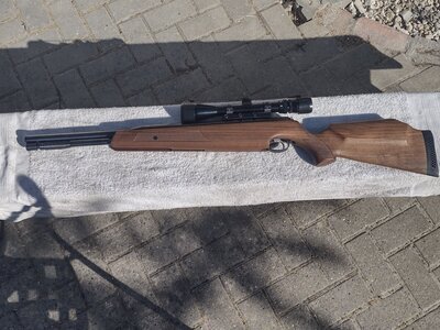 Air Arms TX200 Hunter Carbine, Walnut .22