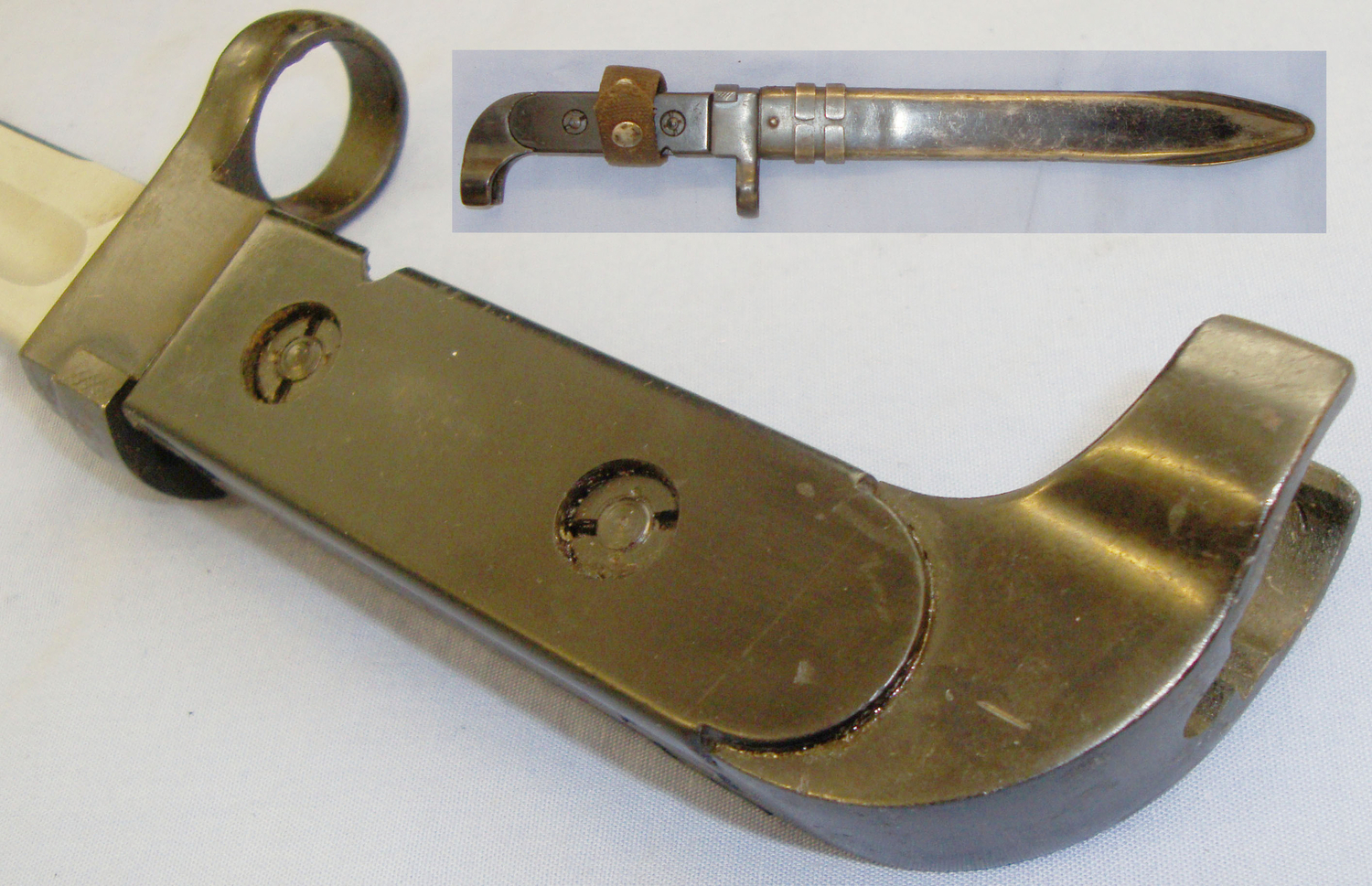 U.S.S.R. 6H3 AK47 Bayonet & Scabbard for the ‘Kalashnikov’ Rifle.  BAYO 338. Bayonet