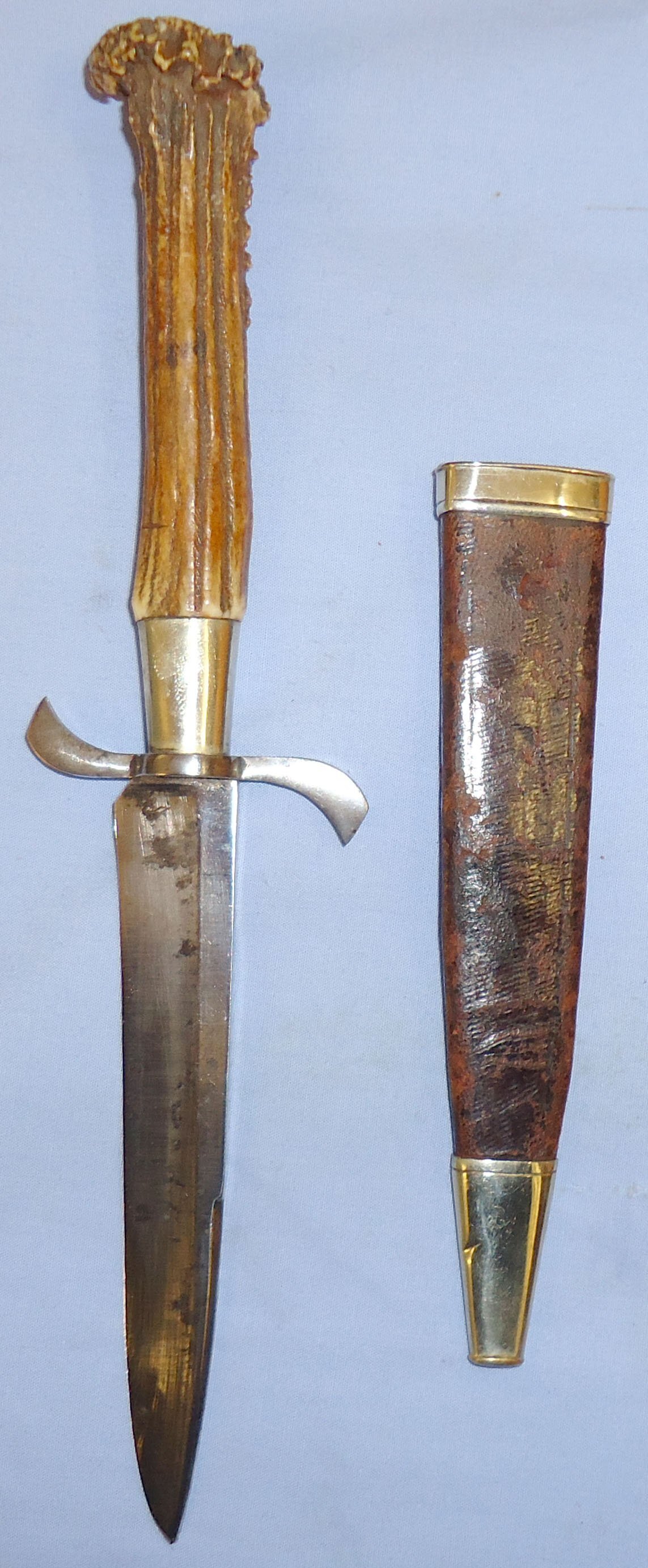  Private Purchase* German WWI Trench Knife with Stag Horn Grips. ED 2685. Dagger