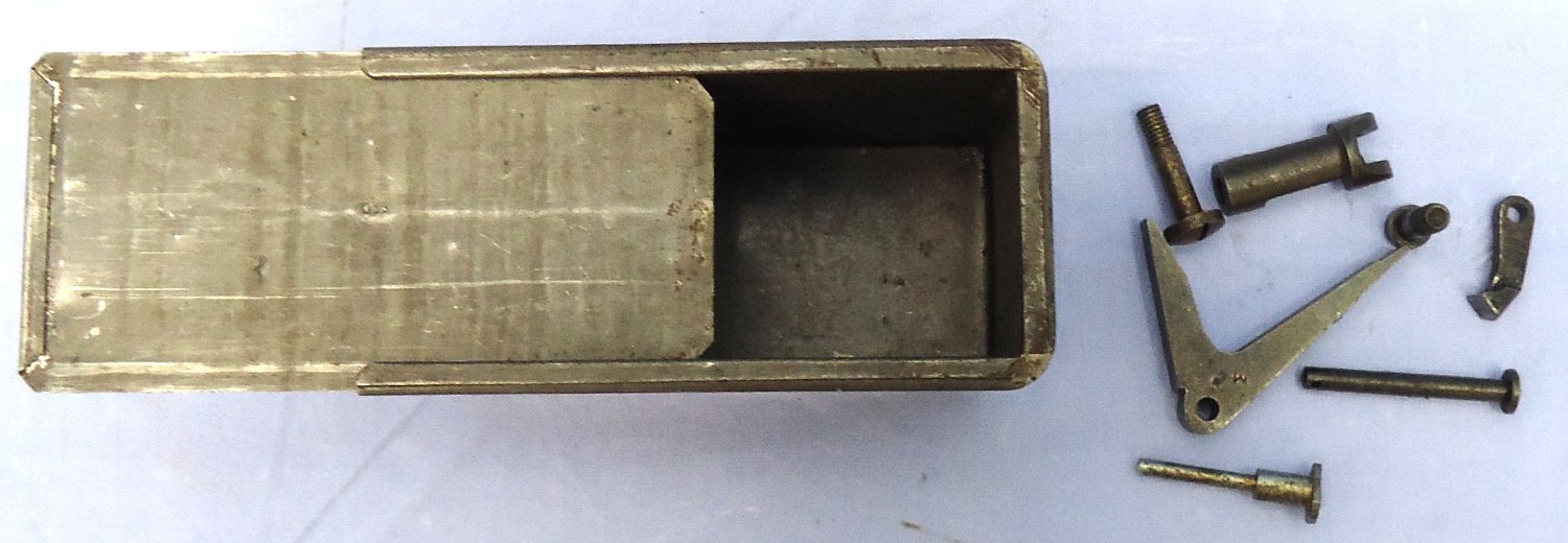 {CATEGORY} - RARE** British, WW1, 1918 Dated Lewis Machine Gun Fields Tool with Leather Maintenance Kit Pouch. Canvas Holdall with Handles & Blue & White Formation Patch. Sn - 23200:1 Various Machine Gun in 