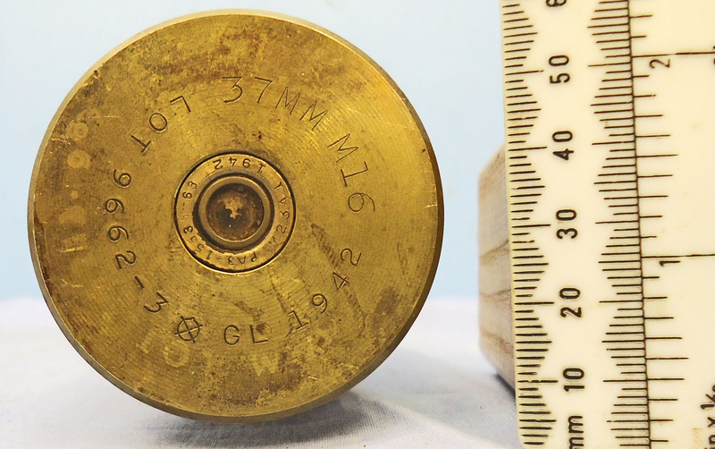 INERT DEACTIVATED. WW2 1942 Dated, Unfired American 37mm M16 (37 x 222R), HE (High Explosive) Base Fused Tank/ Anti-Tank Gun Round. - O 1852 INERT DEACTIVATED. WW2 1942 Dated, Unfired American 37mm M16 (37 x 222R), HE (High Explosive) Base Fused Tank/ Anti-Tank Gun Round. - O 1852  Other Ammunition
