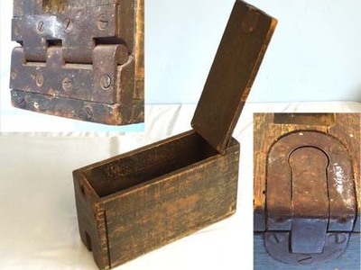 Wooden Ammunition Box (Chest 49-1-84) With Tripod Slot for the American .30 Cal. Rare American WW1 Wooden Ammunition Box (Chest 49-1-84) With Tripod Slot for the Antique & Militaria