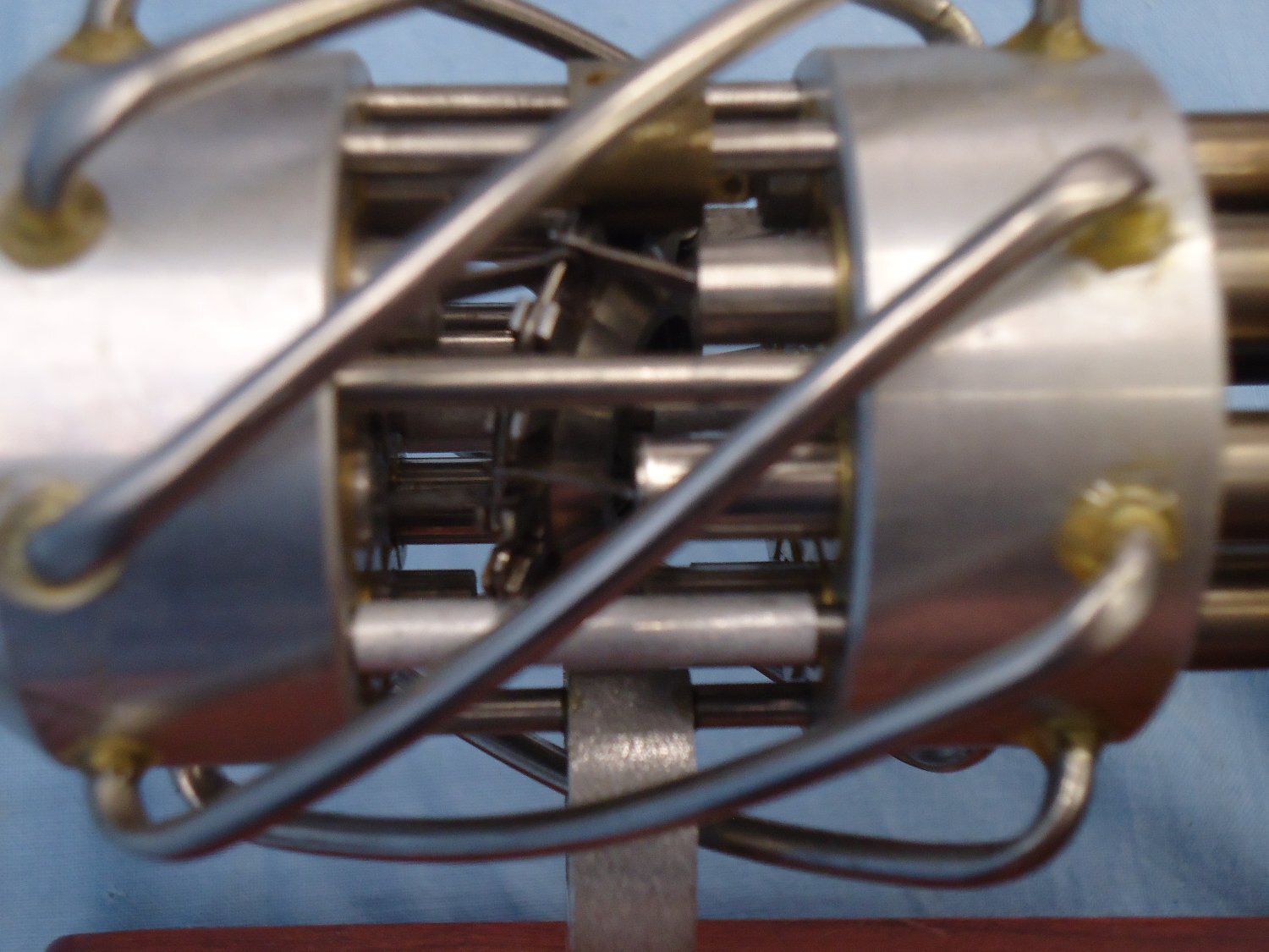 Antique & Militaria - {CATEGORY}