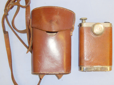 WWI Pattern British Officers Trench Lamp and Leather Case with Straps to Fit Sam Browne Equipment Belt. 20777:2. WWI Pattern British Officers Trench Lamp and Leather Case with Straps to Fit Sam Browne Equipment Belt. 20777:2. Antique & Militaria