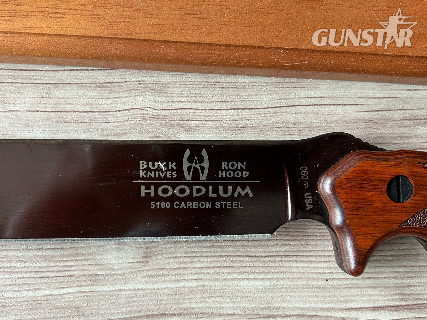 Buck Heritage Collection Limited Edition Hoodlum w/ Mahogany Stand /500 Hunting Knive - {CATEGORY}